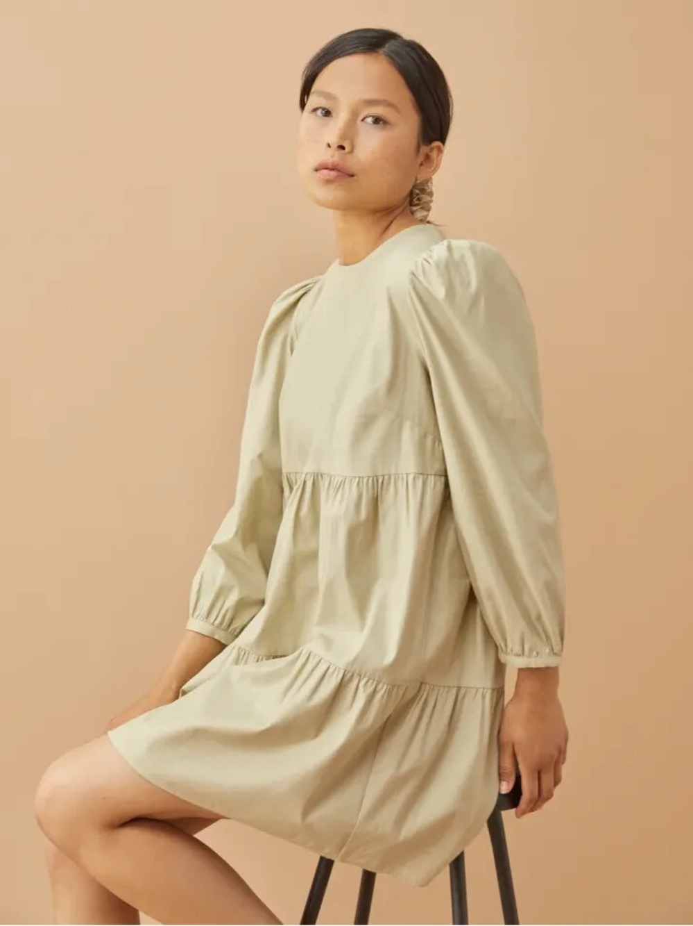 Reformation Beckett Tiered Puff-Sleeve Mini Dress in Light Khaki Size Medium